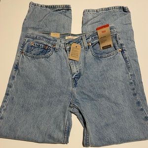 Women’s Levi’s low pro-mid rise-straight leg- size 29- super cute vintage look